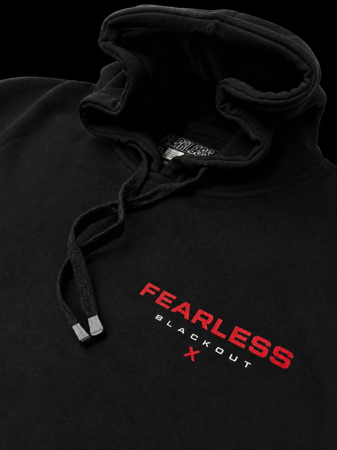 Czarna bluza motocyklowa BLACKOUT FEARLESS DIVISION prezentowana na płasko z widocznym logo na piersi.