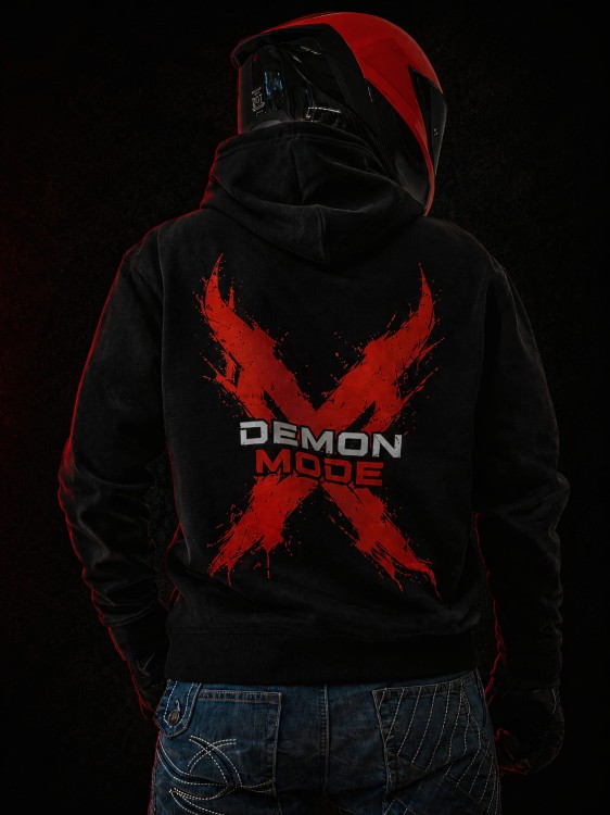 Bluza DEMON MODE FEARLESS z dużym motocyklowym nadrukiem na plecach.