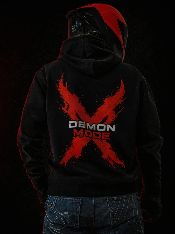 Bluza DEMON MODE FEARLESS z dużym motocyklowym nadrukiem na plecach.