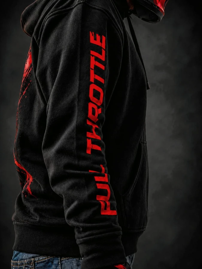 Prawy rękaw bluzy DEMON MODE FEARLESS z nadrukiem w stylu moto streetwear.