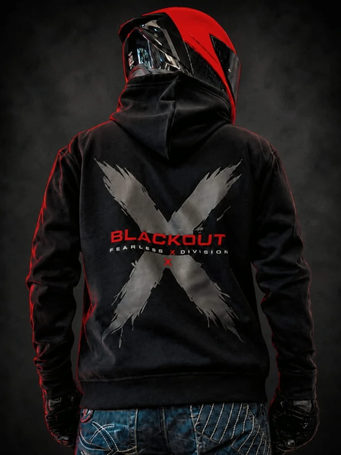 Bluza BLACKOUT FEARLESS DIVISION z dużym symbolem X na plecach i technicznymi nadrukami na rękawach.