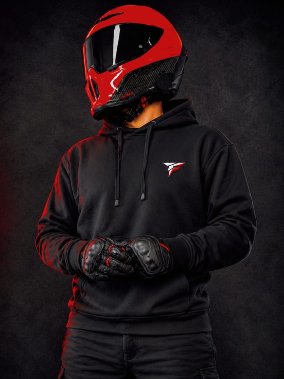Czarna bluza motocyklowa FEARLESS Built For Freedom dla motocyklistów z logo FEARLESS na piersi.