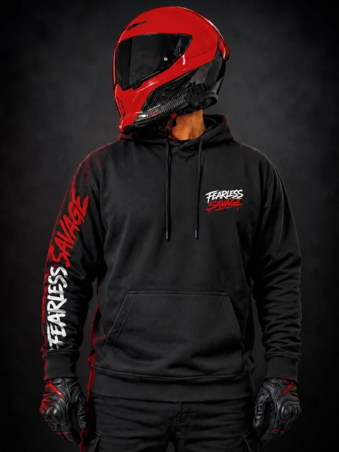 Czarna bluza motocyklowa FEARLESS SAVAGE dla motocyklistów z logo na piersi i nadrukiem na rękawie.