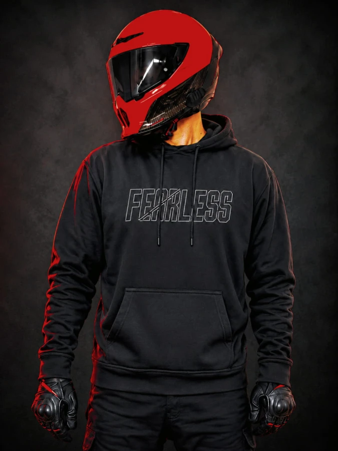 Czarna bluza motocyklowa FEARLESS z logo na piersi i kapturem.