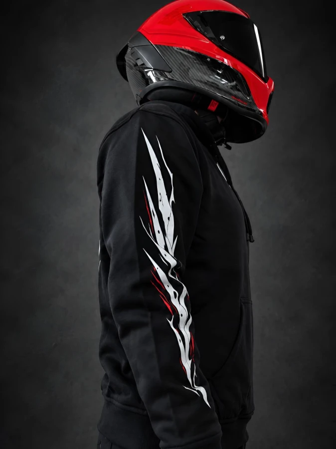 Bluza motocyklowa FEARLESS BLACK DARK CREST 01 – nadruk na rękawie z profilu