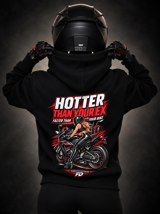 Bluza motocyklowa unisex HOTTER THAN YOUR EX FEARLESS, widok z tyłu na modelce