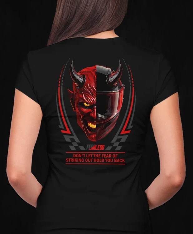 Devil in helmet, damska czarna  koszulka motocyklowa, koszulka dla motocyklistki, koszulki motocyklowe, koszulka na motor, koszulka fearless, koszulki fearless, koszulki motocyklowe.webp