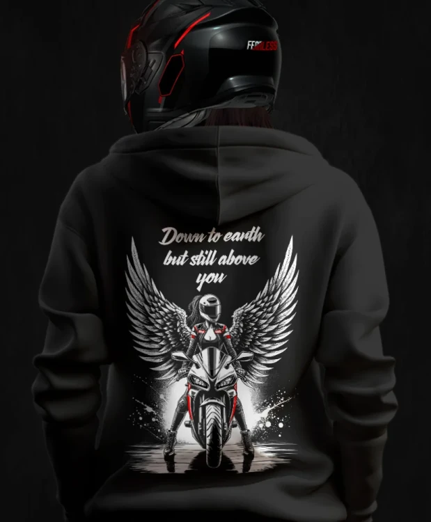 Down to earth but still above you, damska bluza motocyklowa, bluza dla motocyklistki, bluza dla motocyklisty, bluzy motocyklowe, bluza na motor, dla fanów motocykli, bluza fearless, bluz.webp
